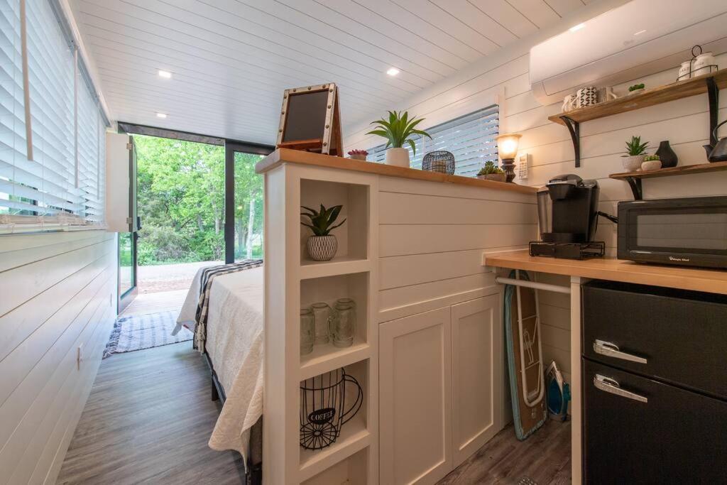 The Windmill-Tiny Container Home Min To Magnolia Bellmead Exterior foto